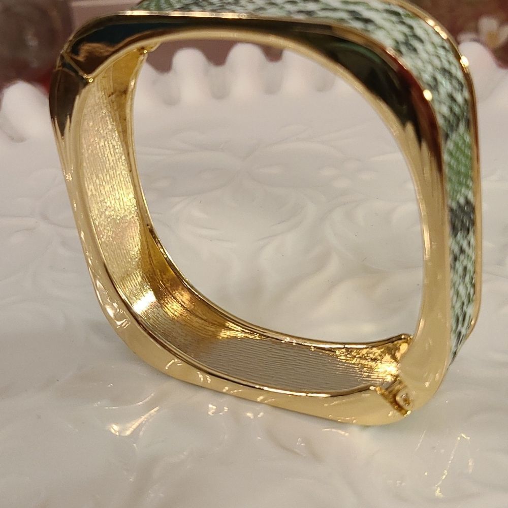 Square Clamp Bangle - Picture 10 of 16